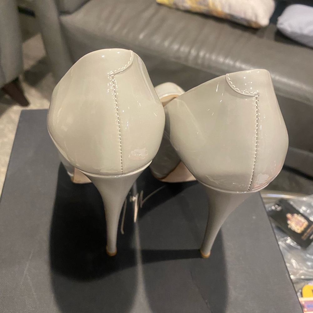 Giuseppe Zanotti Cream Patent Leather Peep-Toe Pumps - Picture 5 of 16